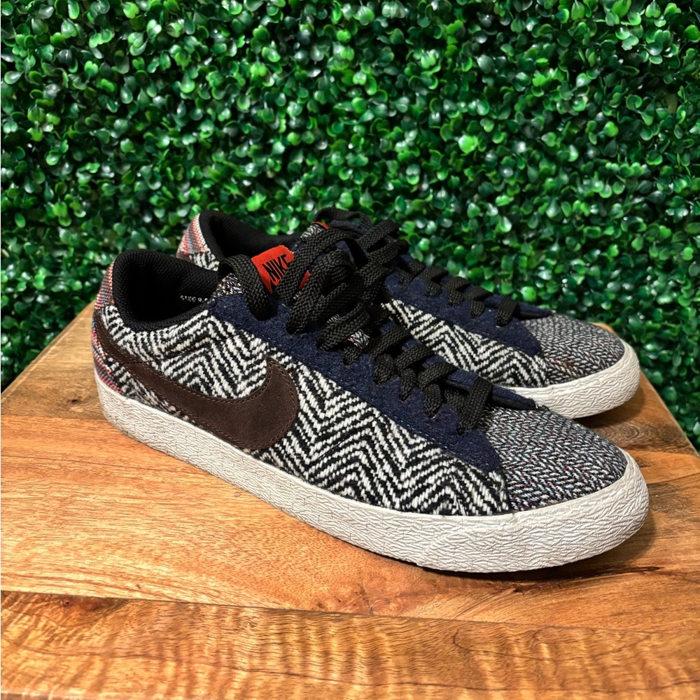 Swoosh Nikes exclusive